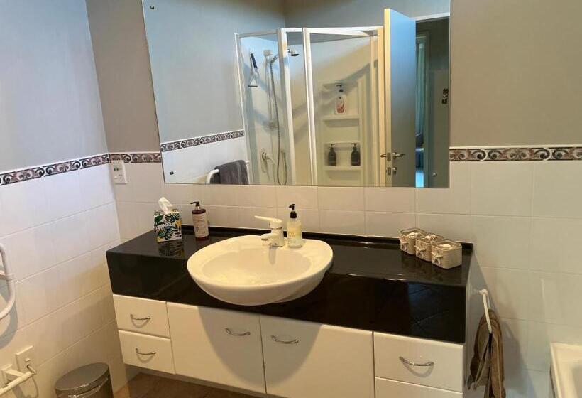 پانسیون Kingsley Quarters