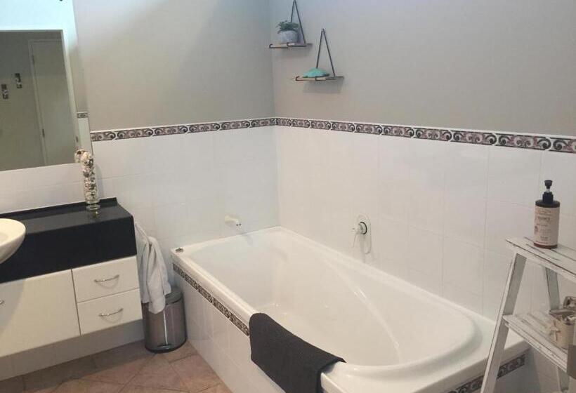 پانسیون Kingsley Quarters