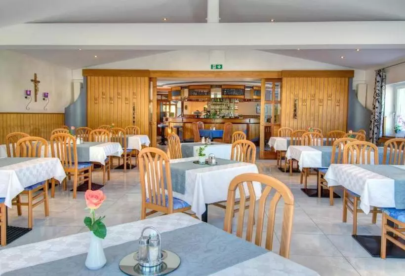 Retkeilymaja Gasthof Waldhof