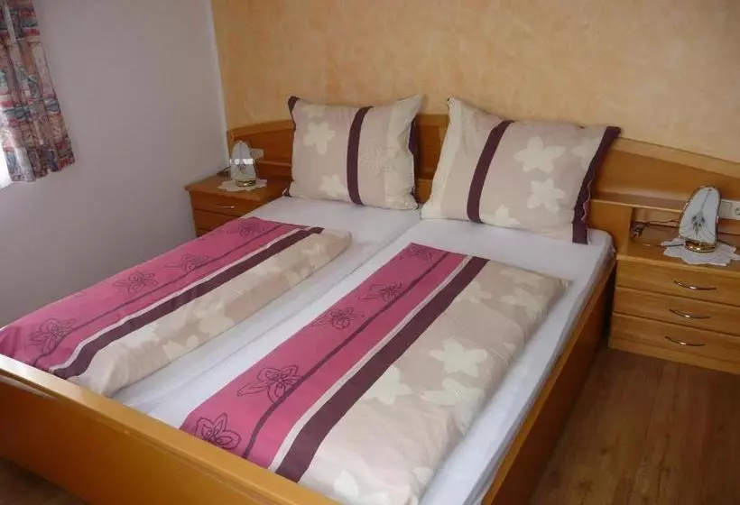 Retkeilymaja Gasthof Waldhof