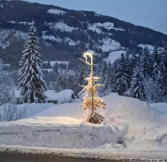 Retkeilymaja Gasthof Waldhof