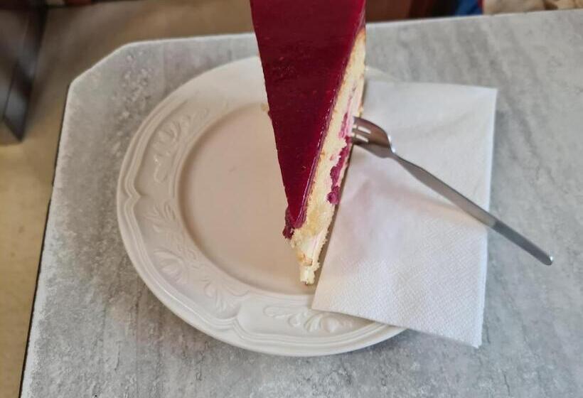 ユースホステル Gasthof Waldhof