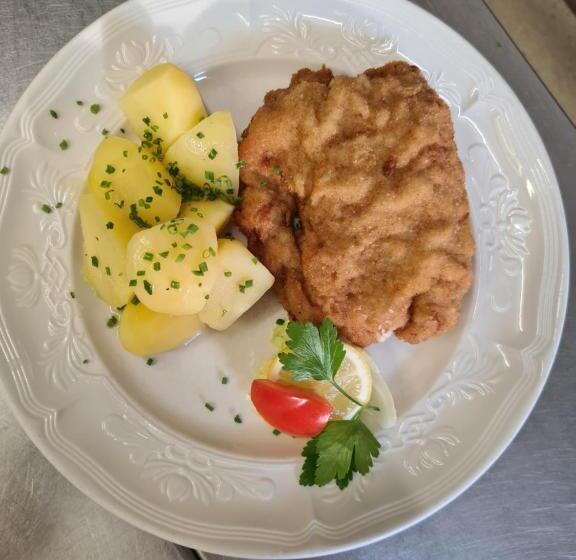 ユースホステル Gasthof Waldhof