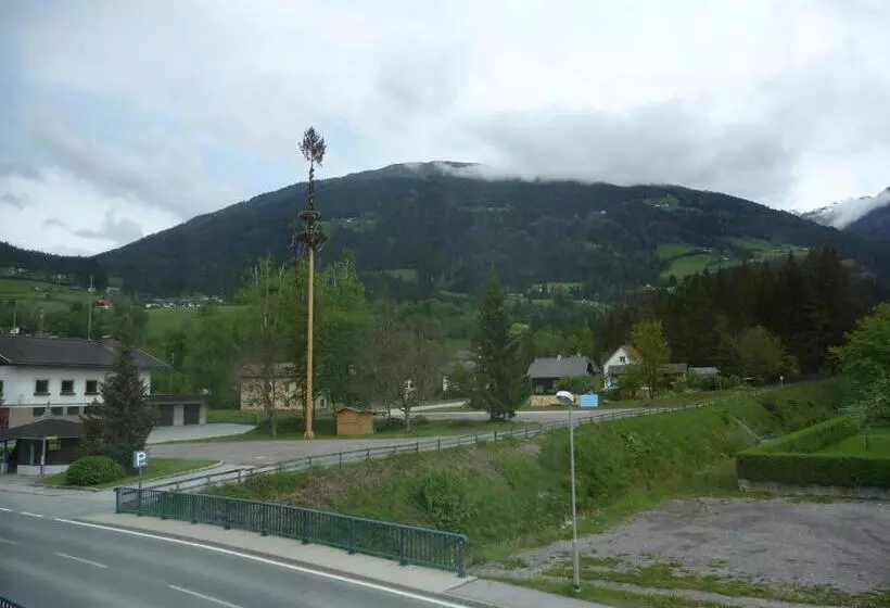 Retkeilymaja Gasthof Waldhof