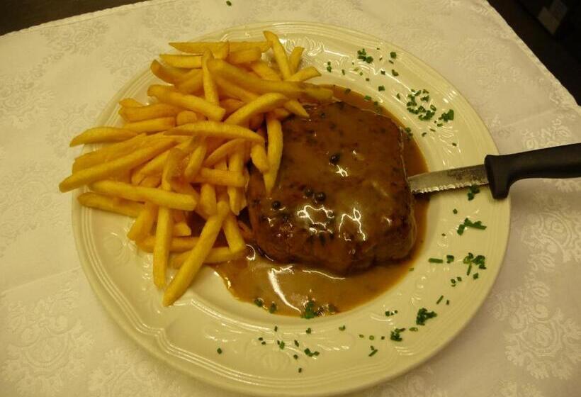 ユースホステル Gasthof Waldhof