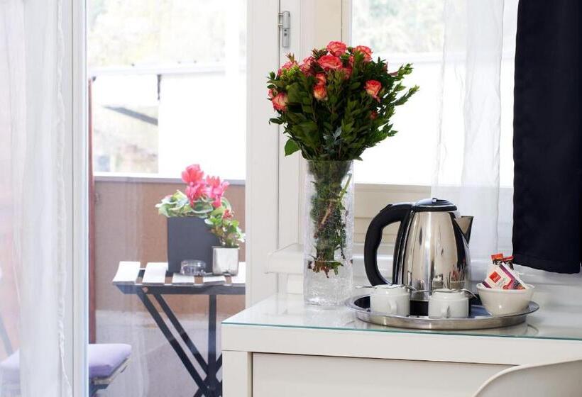 ベッドアンドブレックファースト Art Like Rooms