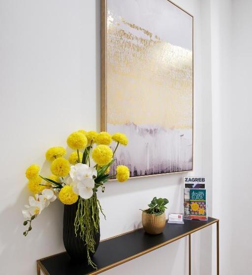 ベッドアンドブレックファースト Art Like Rooms