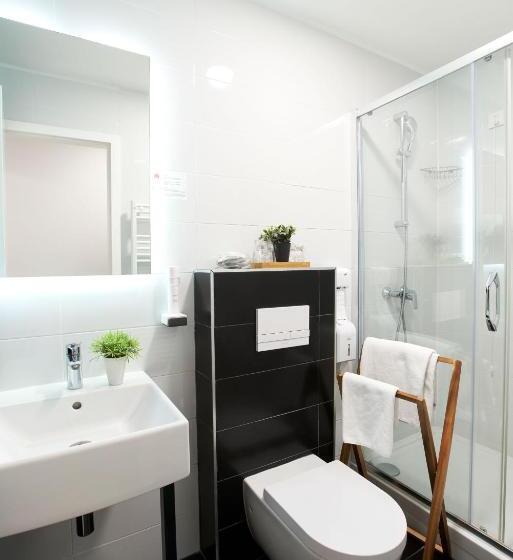 ベッドアンドブレックファースト Art Like Rooms