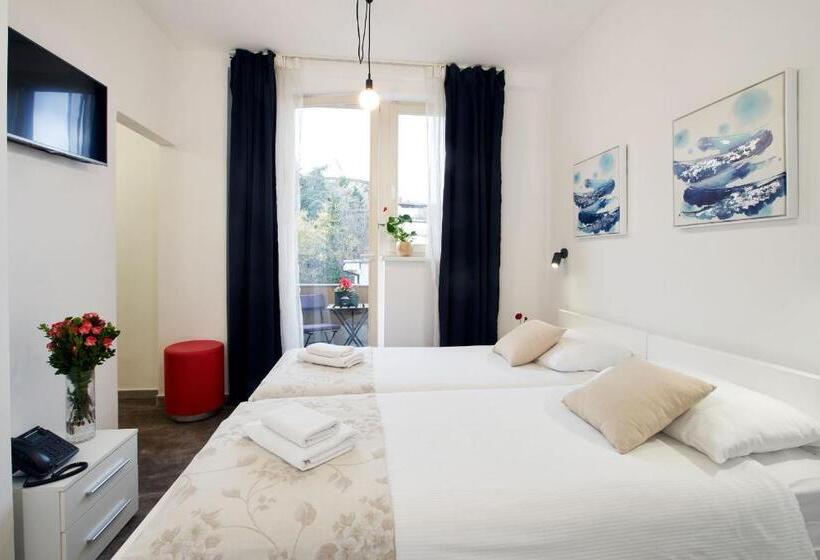 ベッドアンドブレックファースト Art Like Rooms