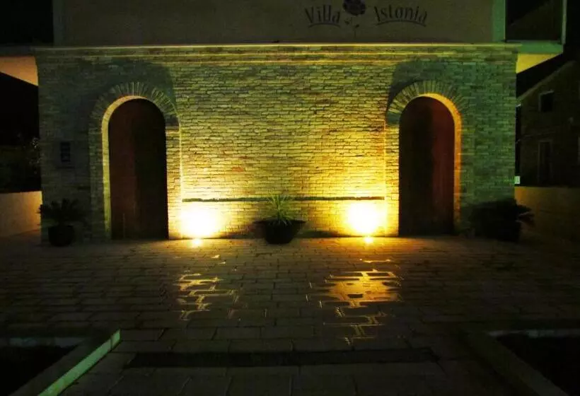 ベッドアンドブレックファースト Villa Istonia