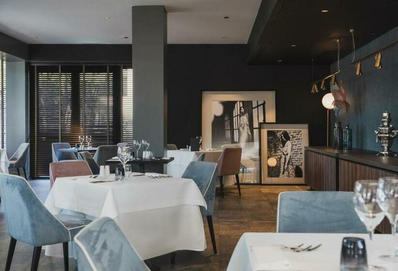 Coast Hotel & Spa   Adults Only