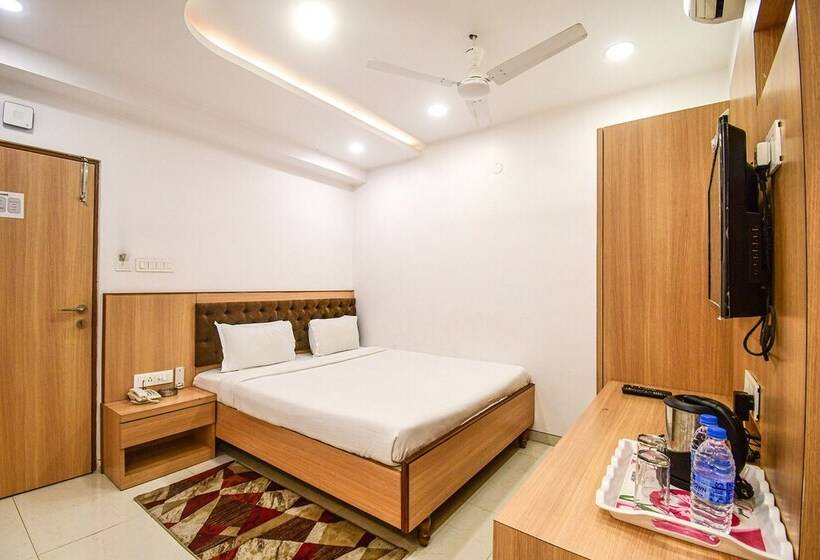 Fabhotel Stay Inn International