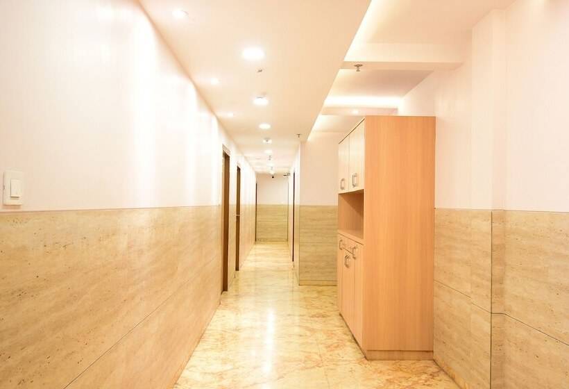 Fabhotel Stay Inn International