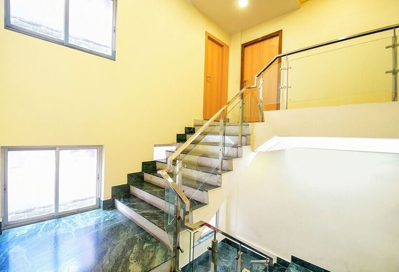 Fabhotel Stay Inn International