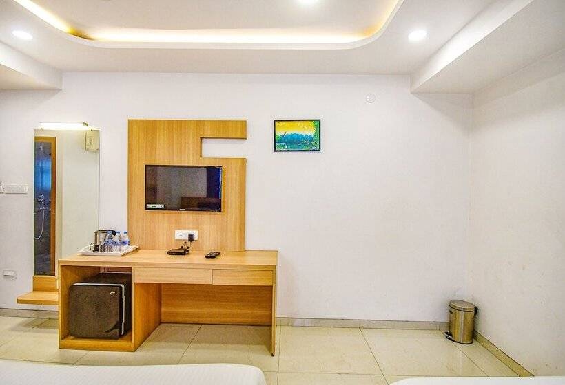 Fabhotel Stay Inn International