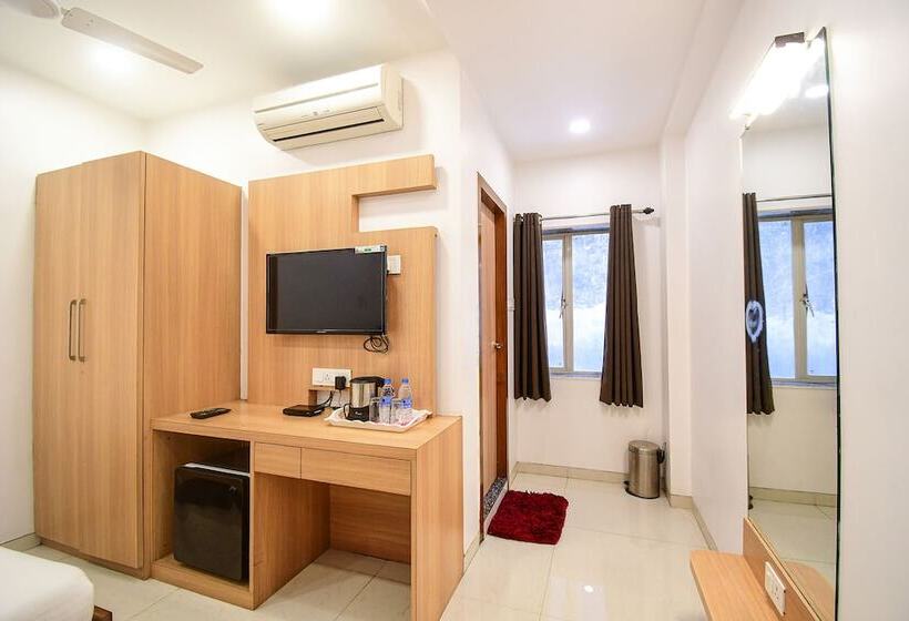 Fabhotel Stay Inn International