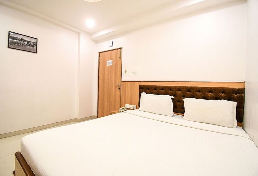 Fabhotel Stay Inn International