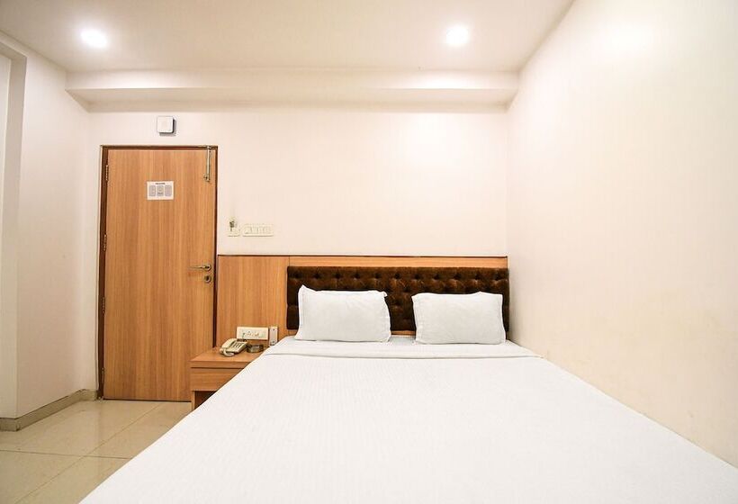 Fabhotel Stay Inn International