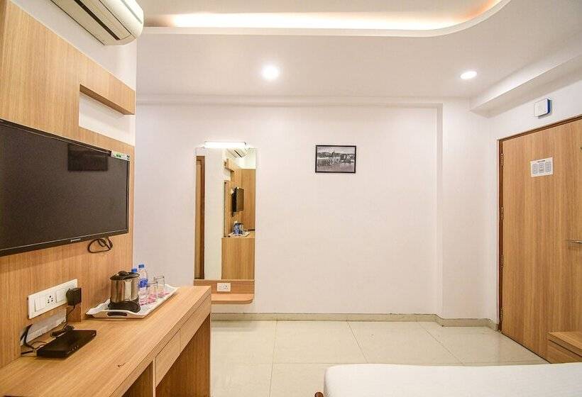 Fabhotel Stay Inn International