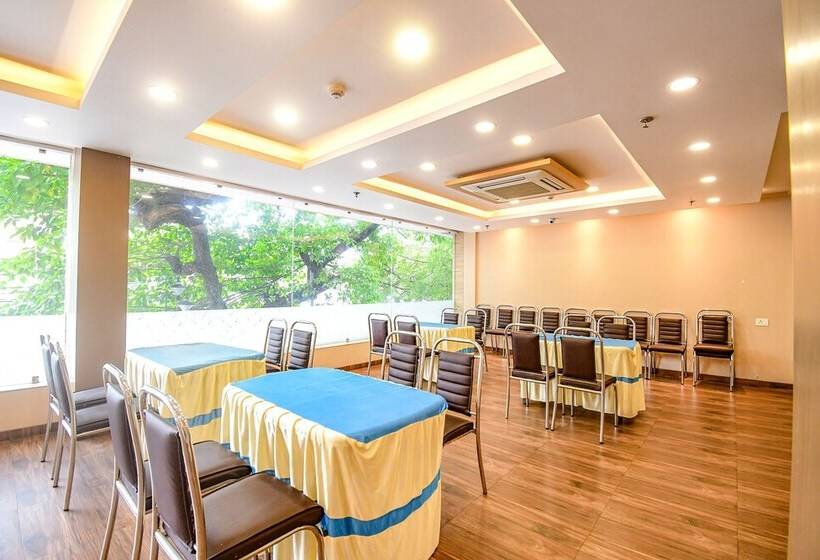 Fabhotel Stay Inn International