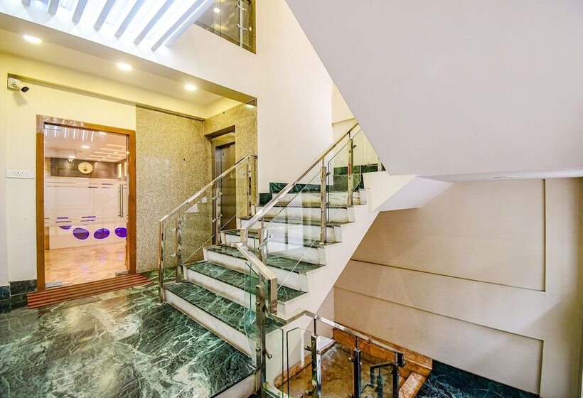 Fabhotel Stay Inn International