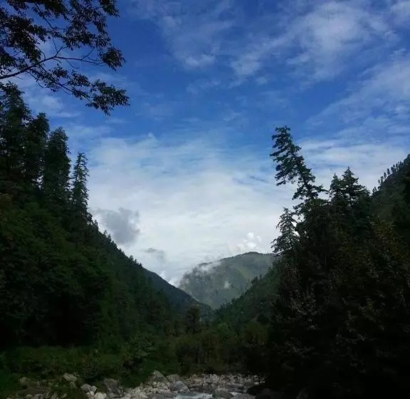 Hotelli Tirthan Anglers  Retreat