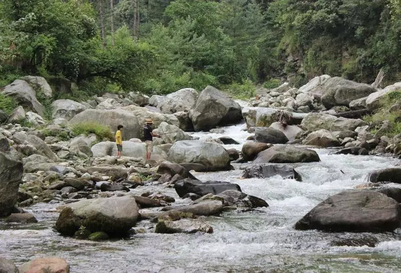 Hotelli Tirthan Anglers  Retreat