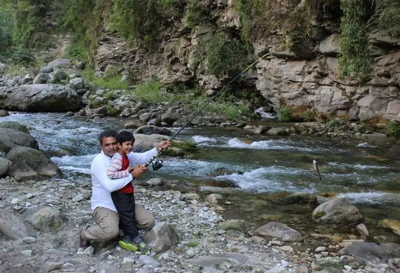 Hotelli Tirthan Anglers  Retreat