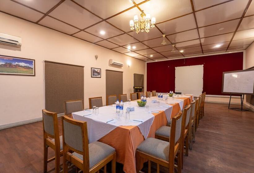 Dreamland Gold Resort &