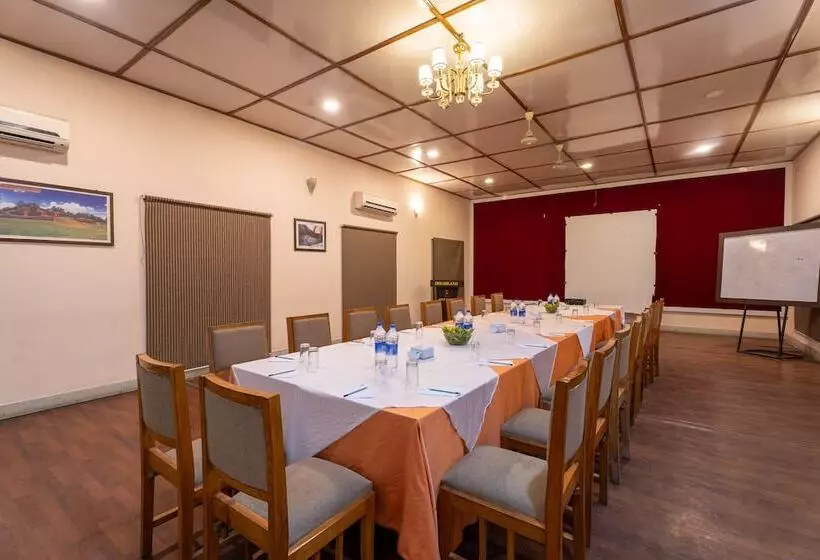 Dreamland Gold Resort &