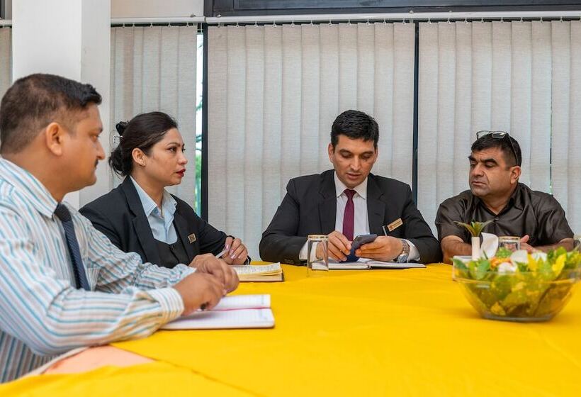 Dreamland Gold Resort &