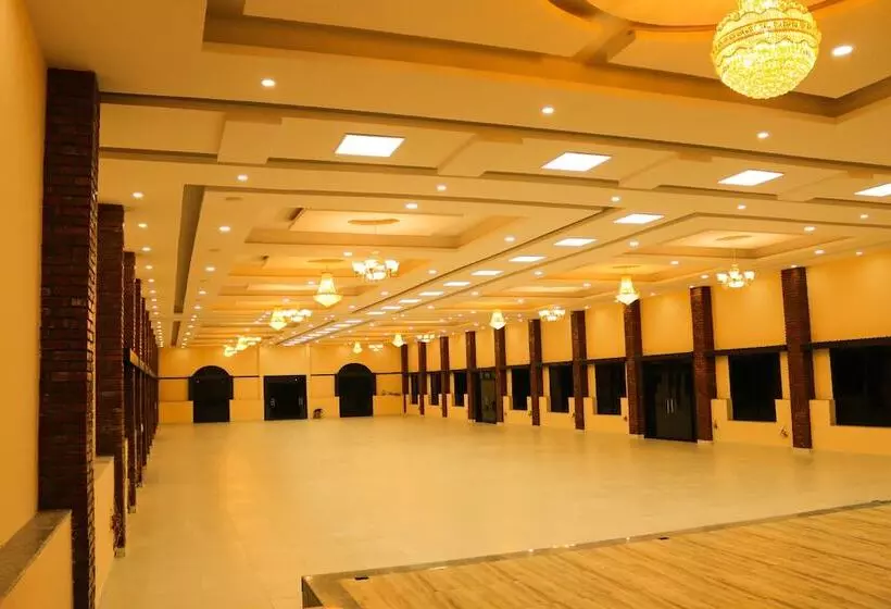 Dreamland Gold Resort &