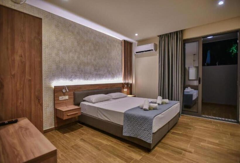 Del Mar  Adults Only