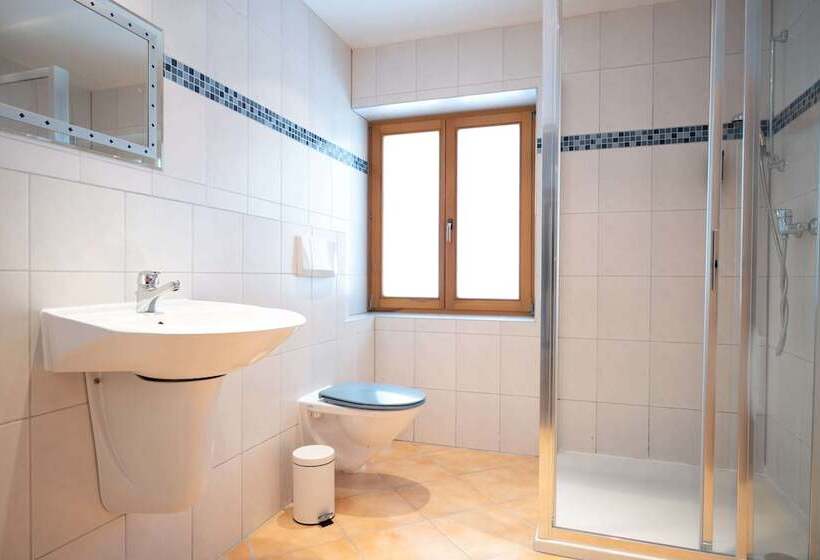 فندق Lake View Lodges By We Rent