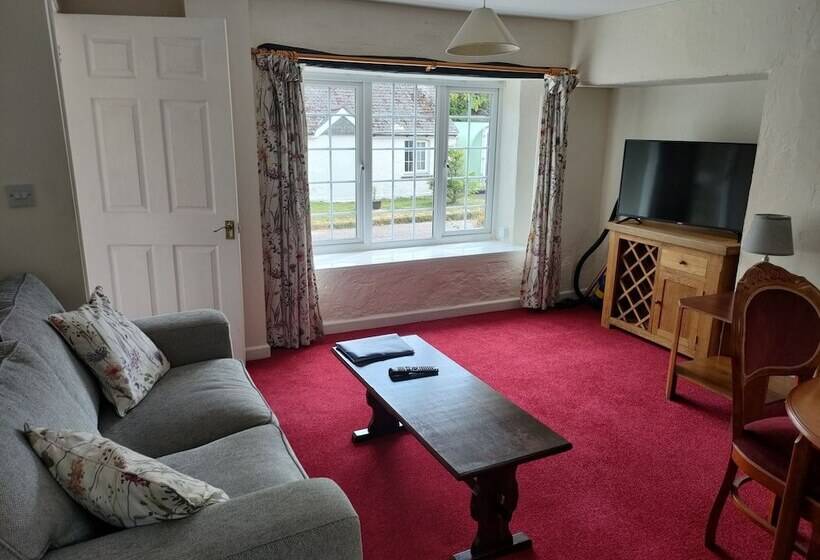 Great Trethew Manor Hotel & Self Catering Lodges