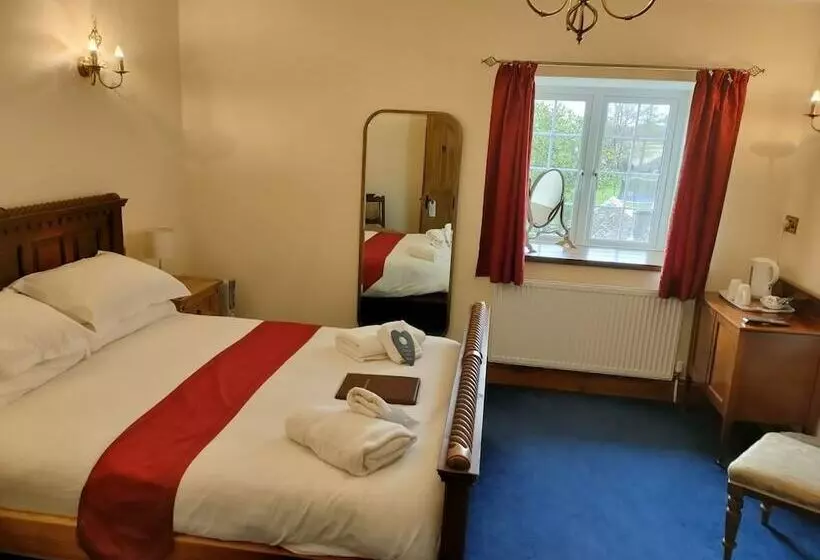 Great Trethew Manor Hotel & Self Catering Lodges