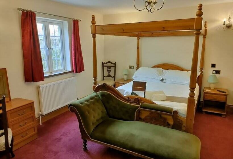 Great Trethew Manor Hotel & Self Catering Lodges