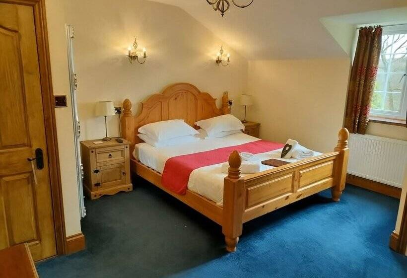 Great Trethew Manor Hotel & Self Catering Lodges