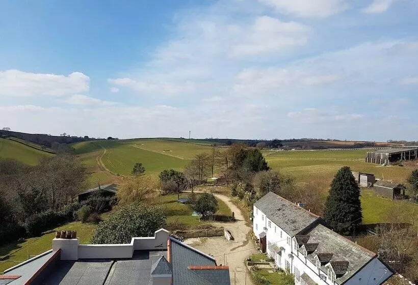 Great Trethew Manor Hotel & Self Catering Lodges