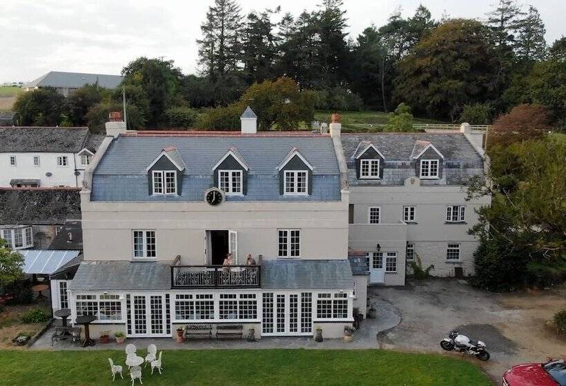 Great Trethew Manor Hotel & Self Catering Lodges