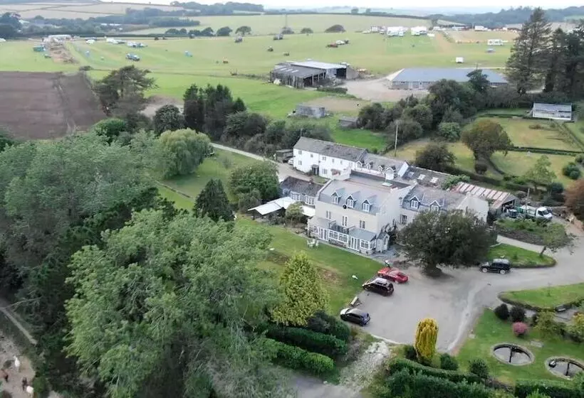 Great Trethew Manor Hotel & Self Catering Lodges