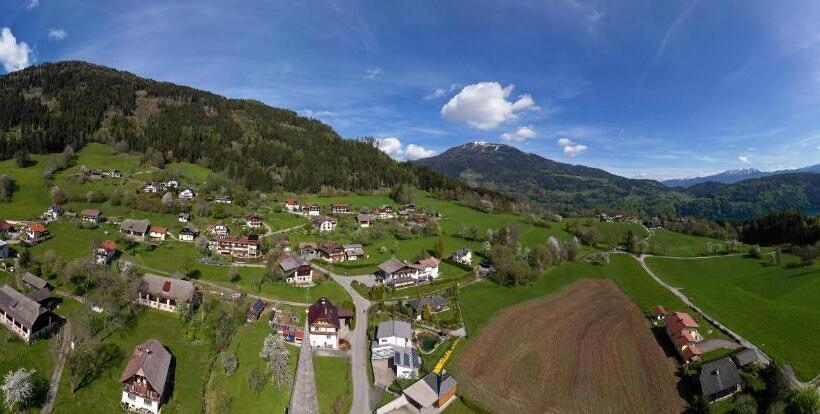 בית מלון כפרי Café Restaurant Matzelsdorfer Hof