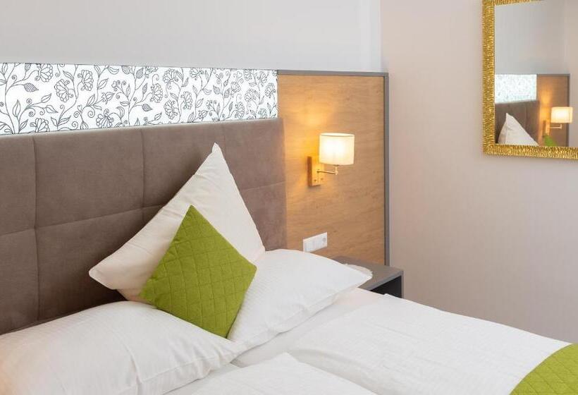 בית מלון כפרי Café Restaurant Matzelsdorfer Hof