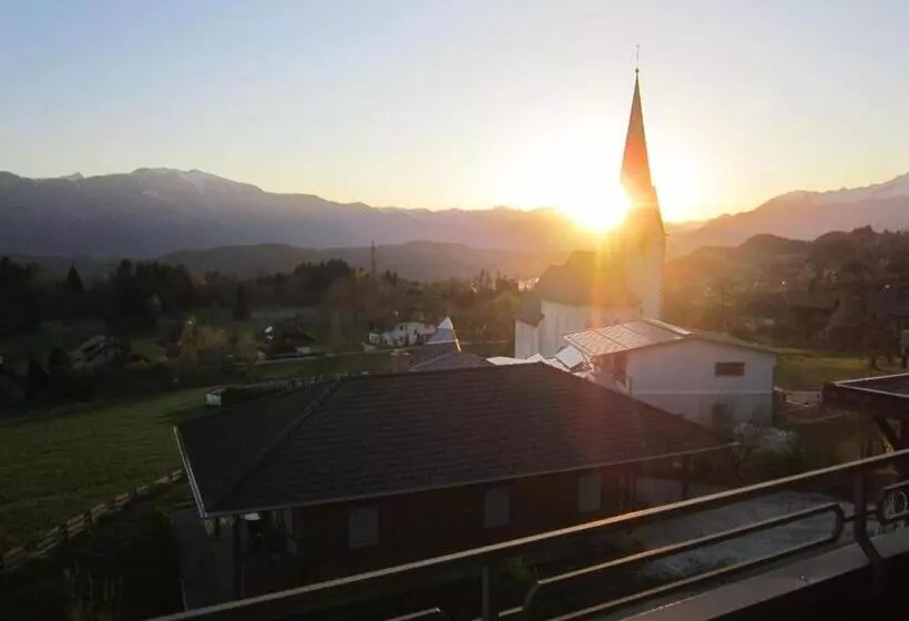 Hotelli Café Restaurant Matzelsdorfer Hof