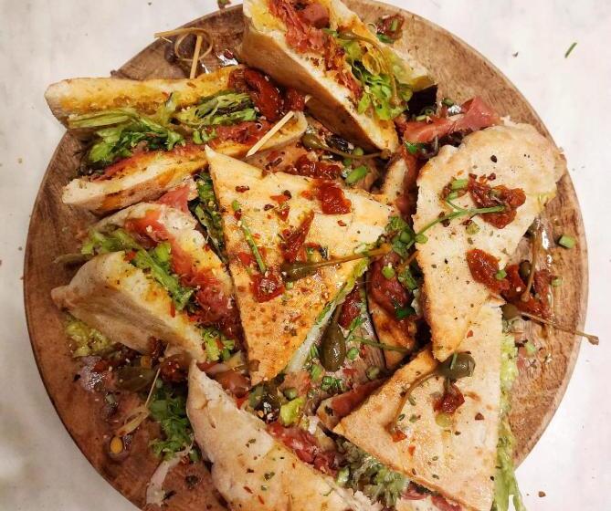 בית מלון כפרי Central