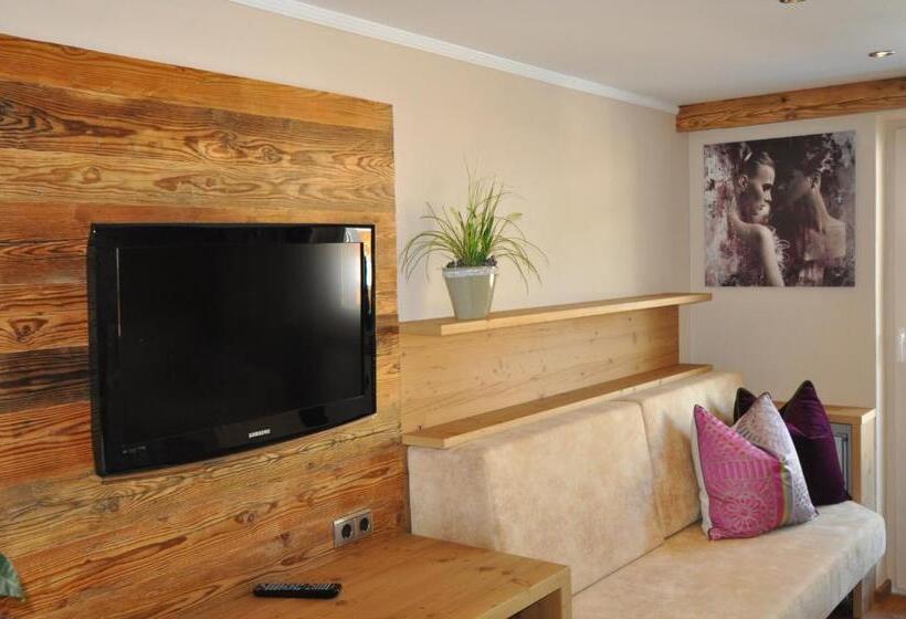 בית מלון כפרי Central