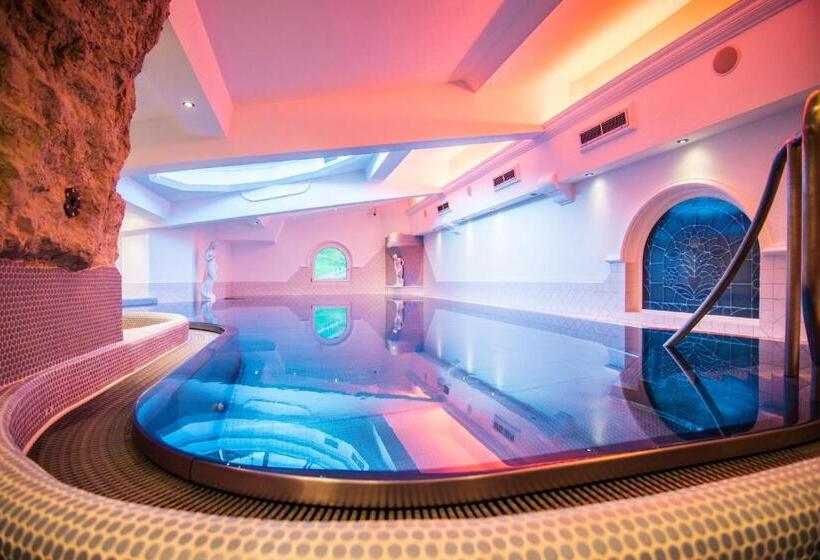 בית מלון כפרי Central