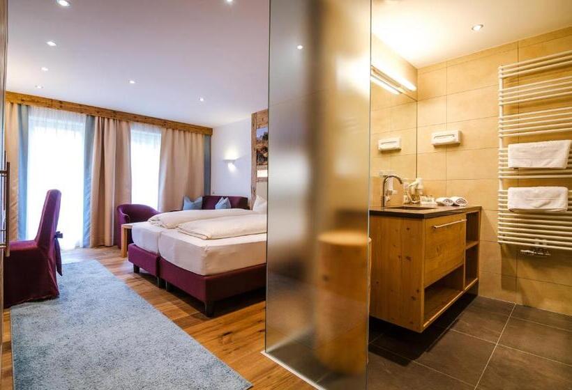 בית מלון כפרי Central