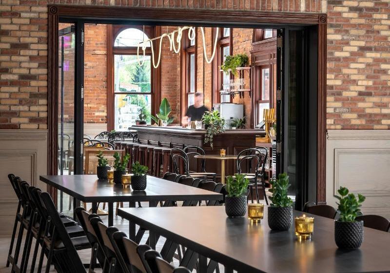 호텔 Gladstone House