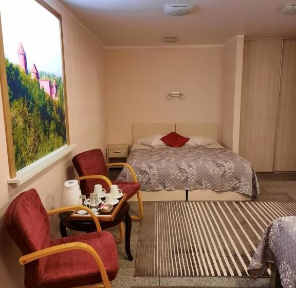 هتل Pils With Self Check In